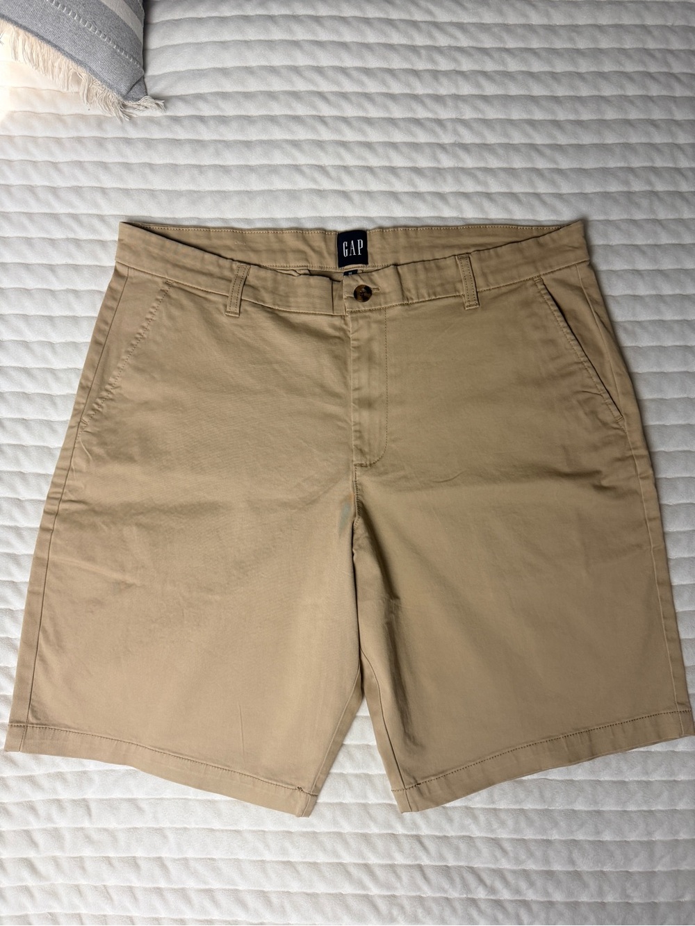 GAP Essential Khaki Shorts Men's Size 36 Stretch Casual Flat Front Chino Shorts